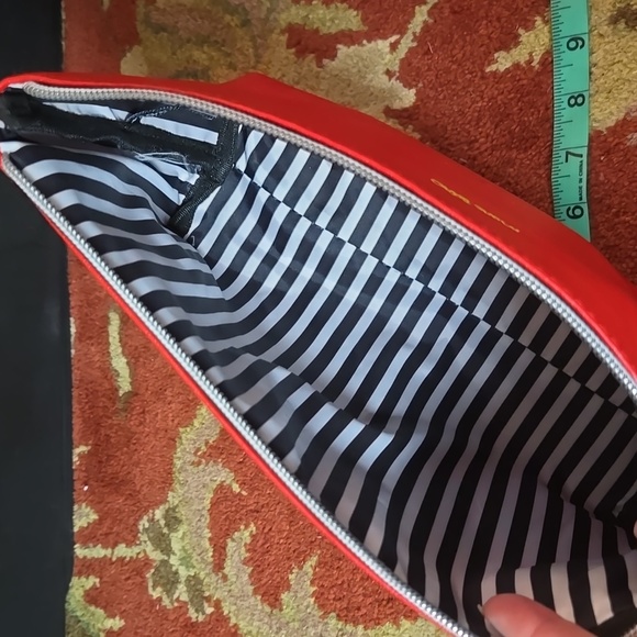 Marc Tetro Red Westie Dog Pouch - Picture 4 of 6